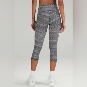 NWOT Lululemon Swift Speed High-Rise Crop 21" Time Warp Alpine White Black